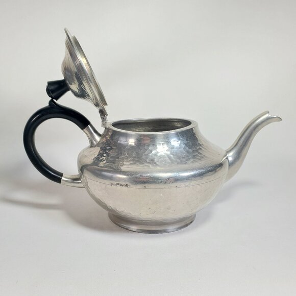 Vintage R.M. English Pewter Teapot – Hammered Design - Picture 5 of 9
